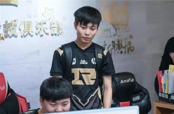 赞助商之间 赞助商之间